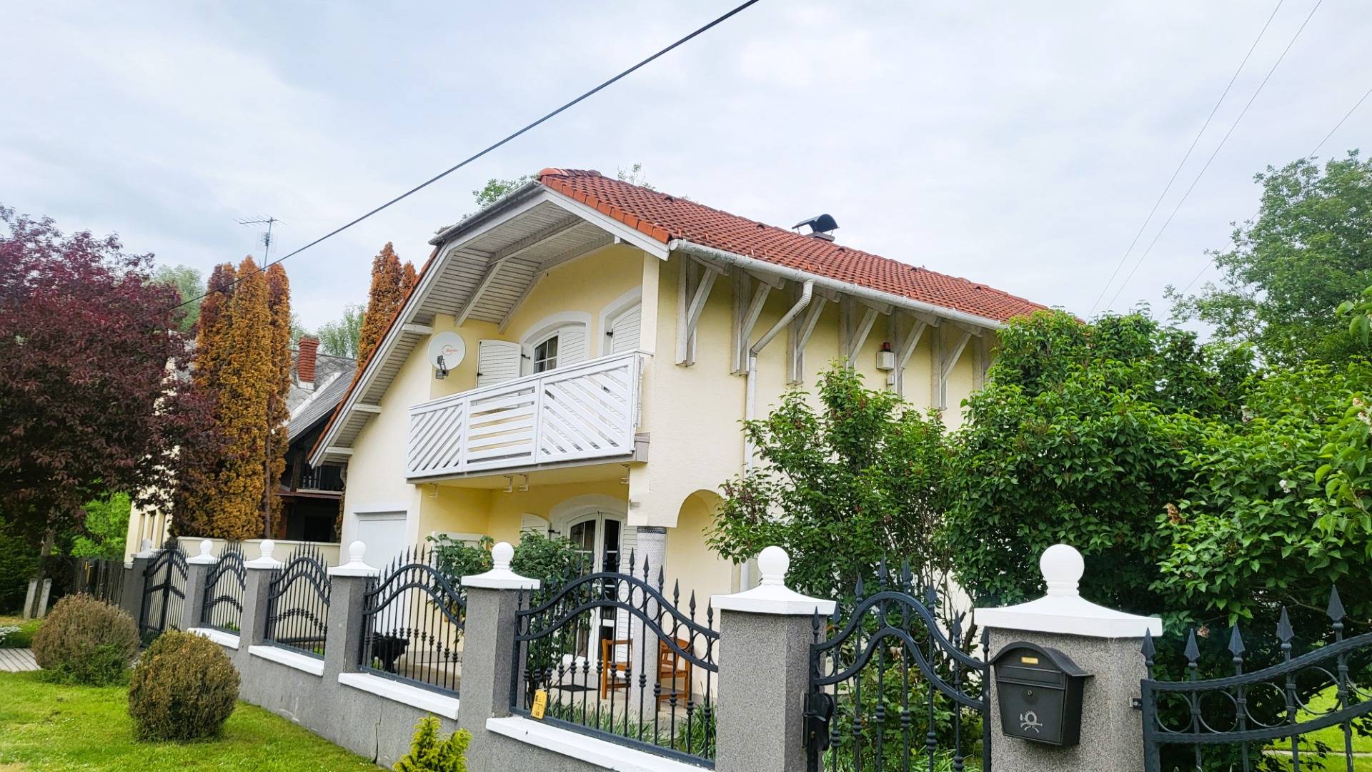 Gepflegtes Einfamilienhaus mit 4 Zimmern in ruhiger Lage in Dunasziget