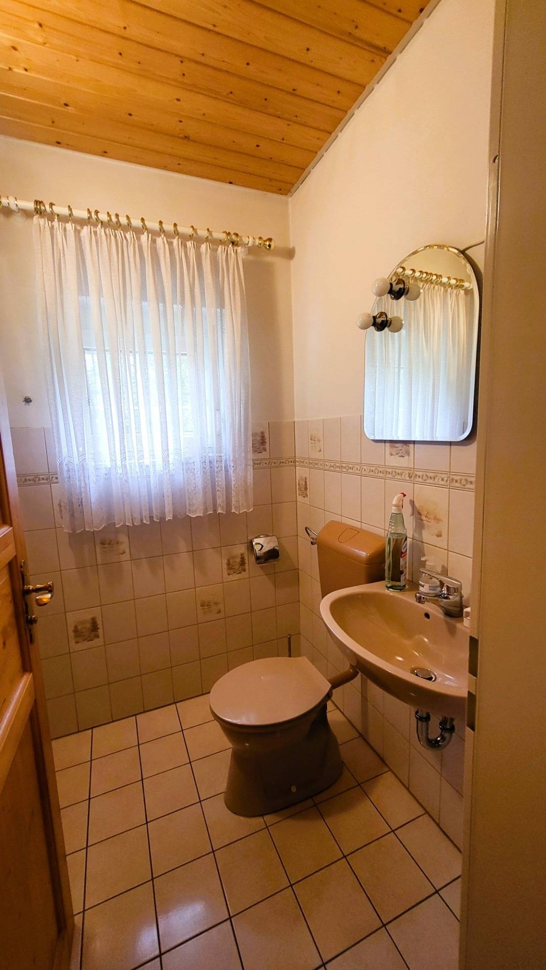 Gepflegtes Einfamilienhaus mit 4 Zimmern in ruhiger Lage in Dunasziget