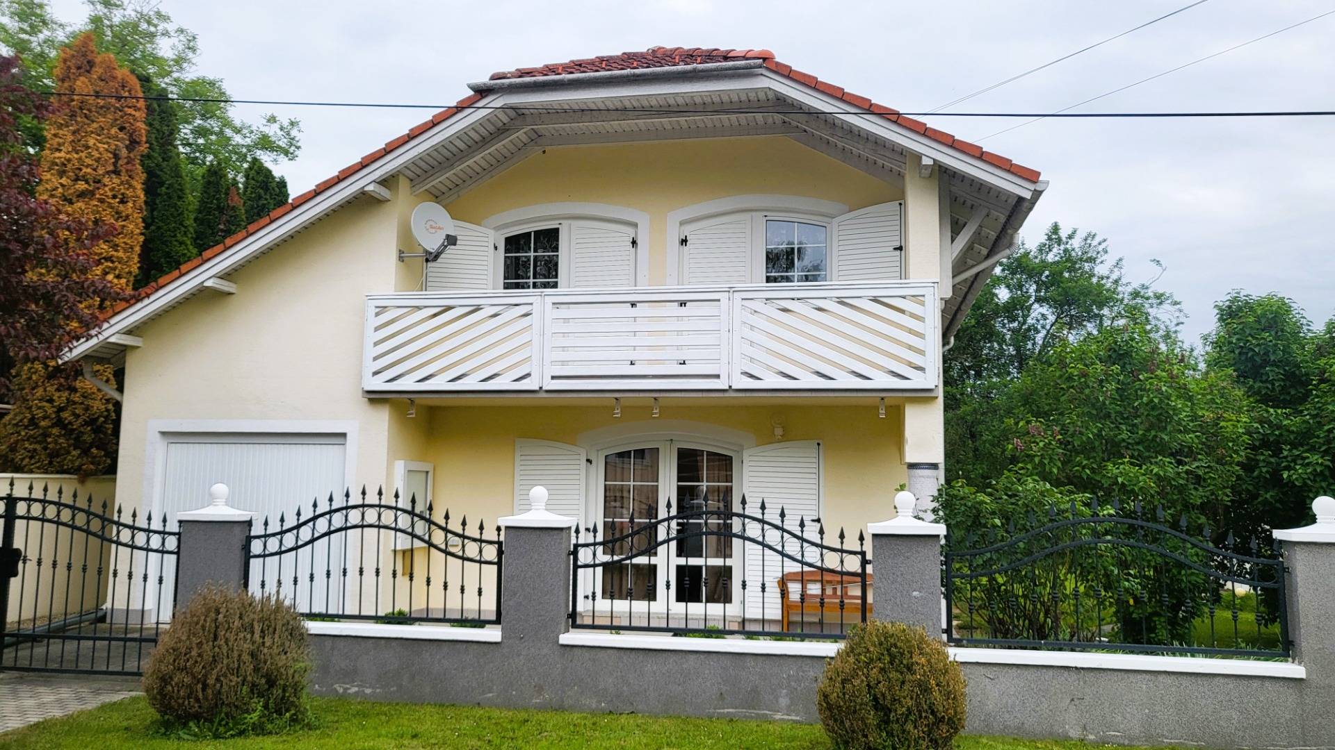 Gepflegtes Einfamilienhaus mit 4 Zimmern in ruhiger Lage in Dunasziget