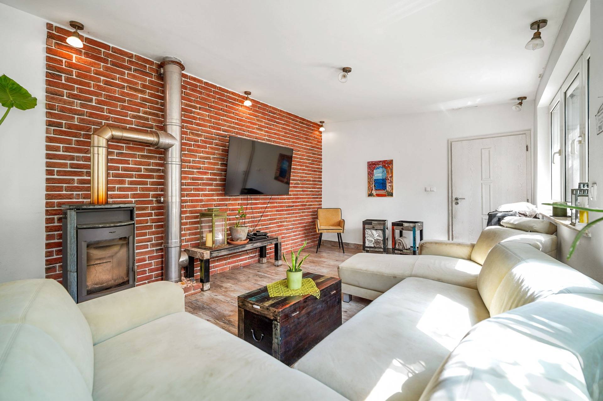 Geräumiges Einfamilienhaus in Pama