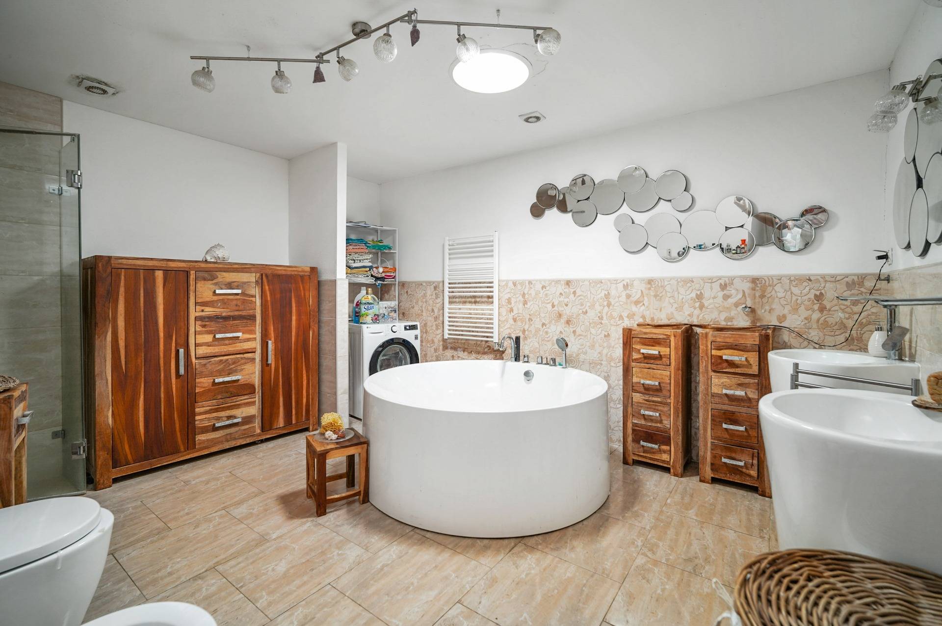 Geräumiges Einfamilienhaus in Pama