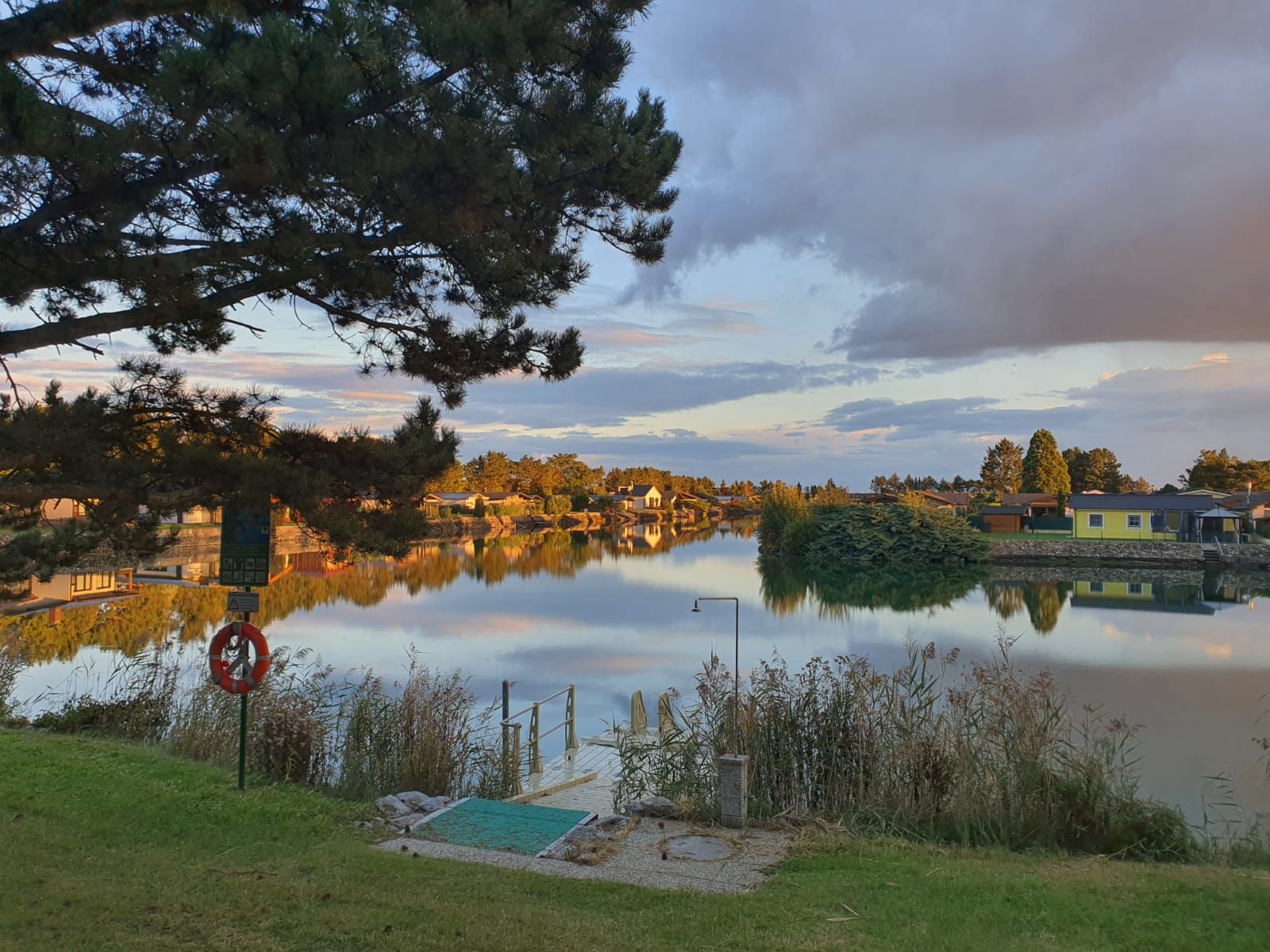 Superädifikat: 3-Zimmer Haus am See in Berg