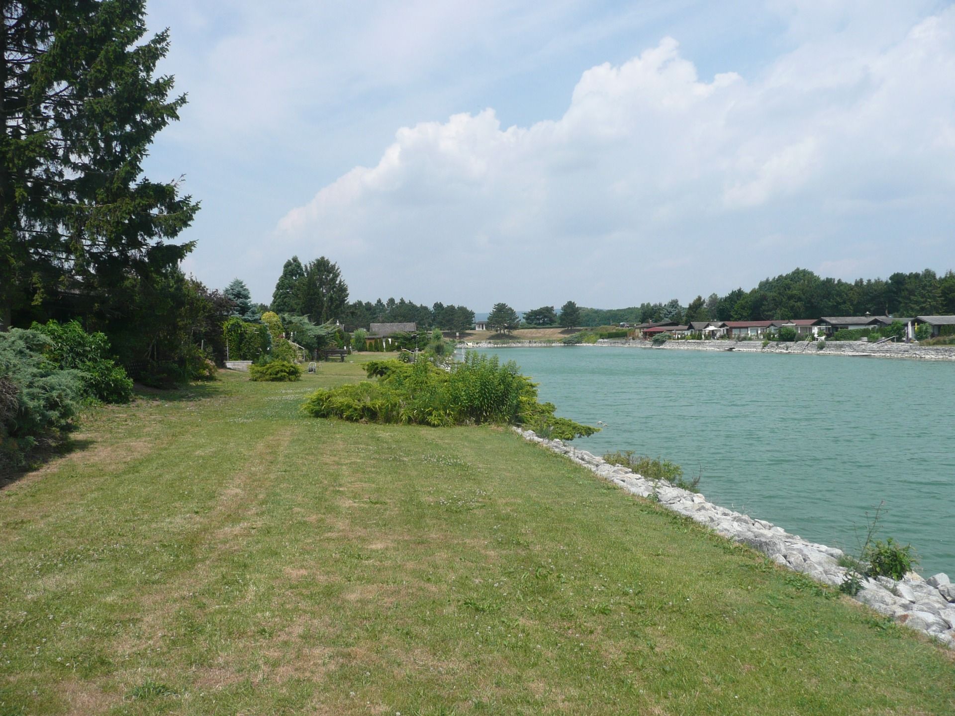 Superädifikat: 3-Zimmer Haus am See in Berg