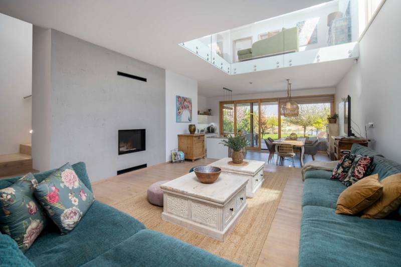 Moderne Villa am See in Kittsee – Privatsphäre, Stil und Noblesse