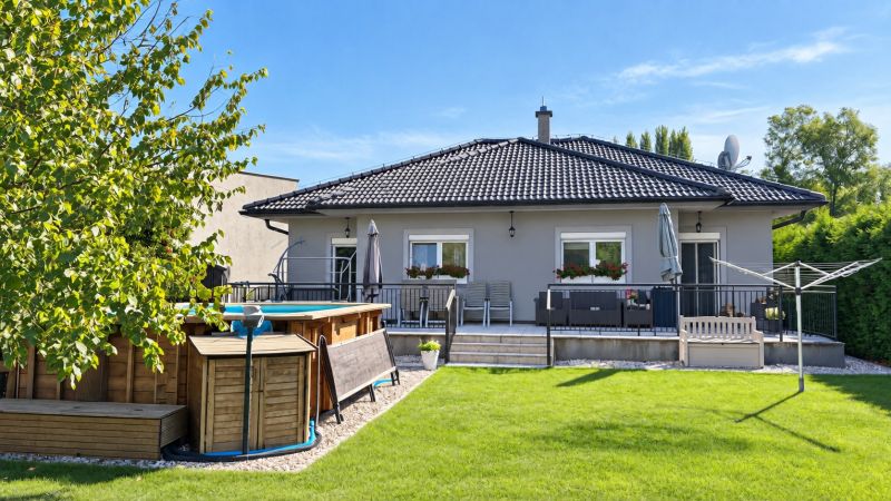 Niedrigenergie - Einfamilienhaus mit Pool, Zurndorf